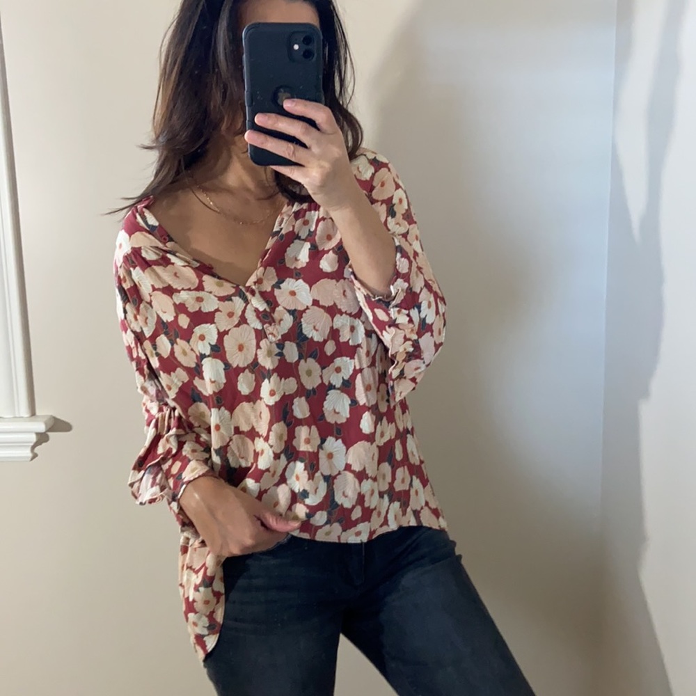LC Lauren Conrad. floral boho top